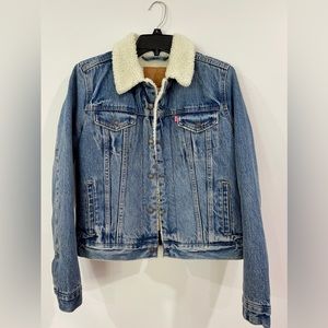 Levi’s jean jacket size M